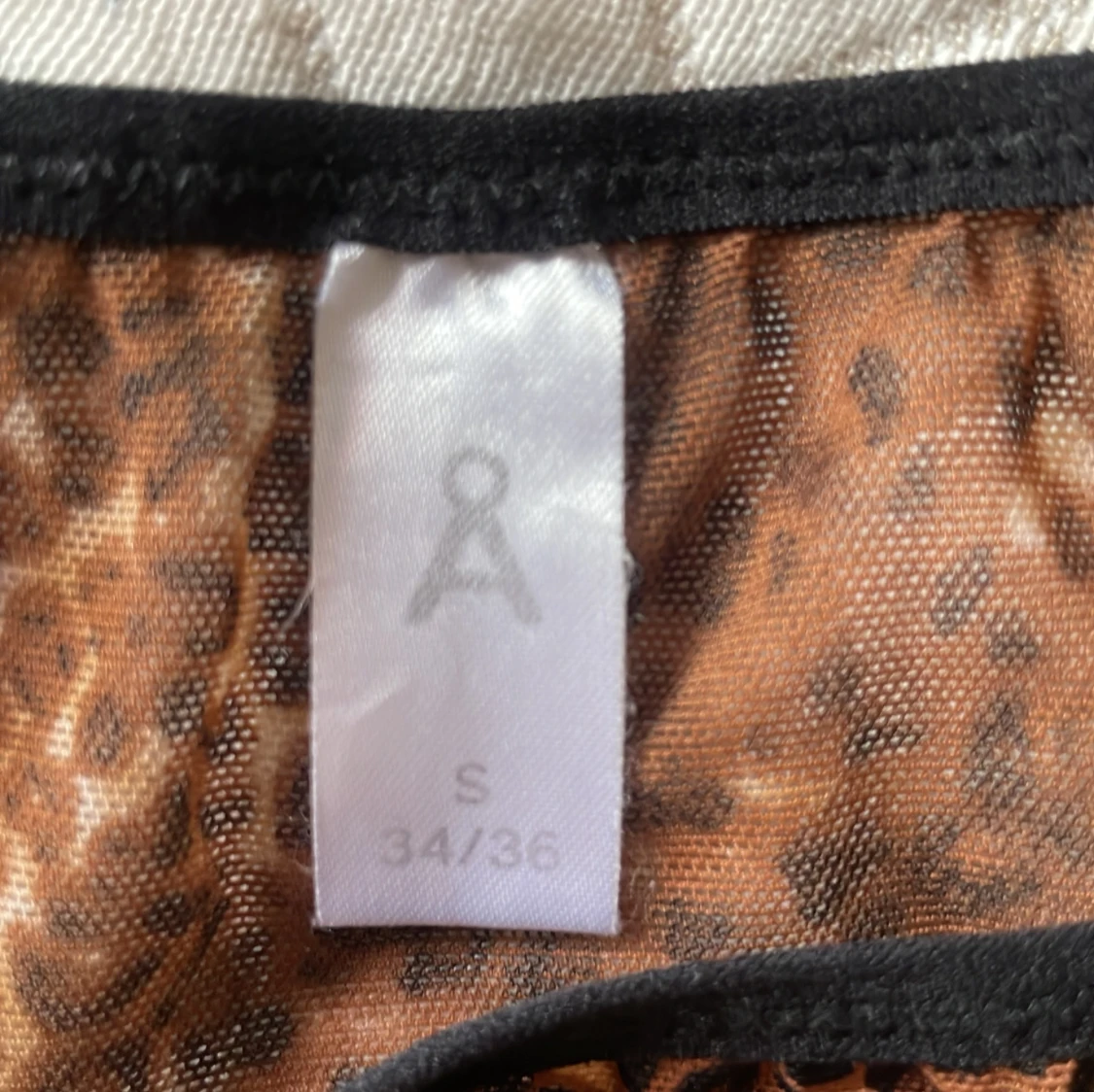 Leopardmönstrad pyjamas tröja + matchande shorts/ underled - 3