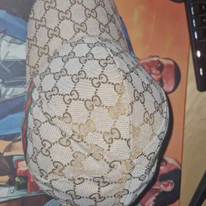 Gucci keps  - Snygg keps från Gucci som är beige