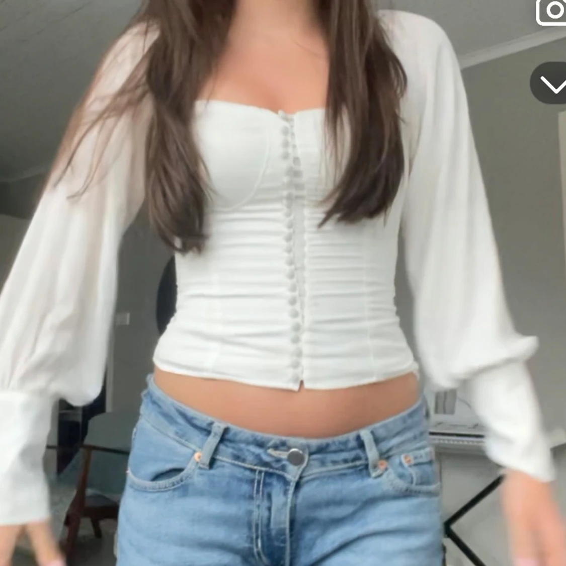 Vit korsettblus med knyt och puffärm - 1