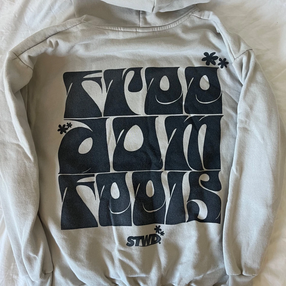 Beige hoodie från Pull&Bear - 1