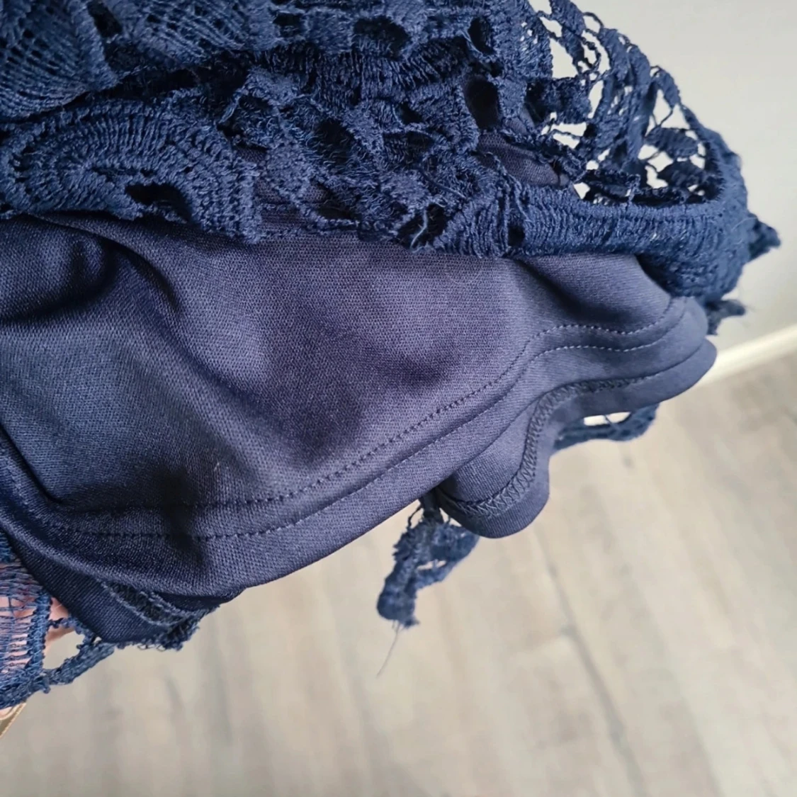 Marinblå spetsklänning AX Paris - 3