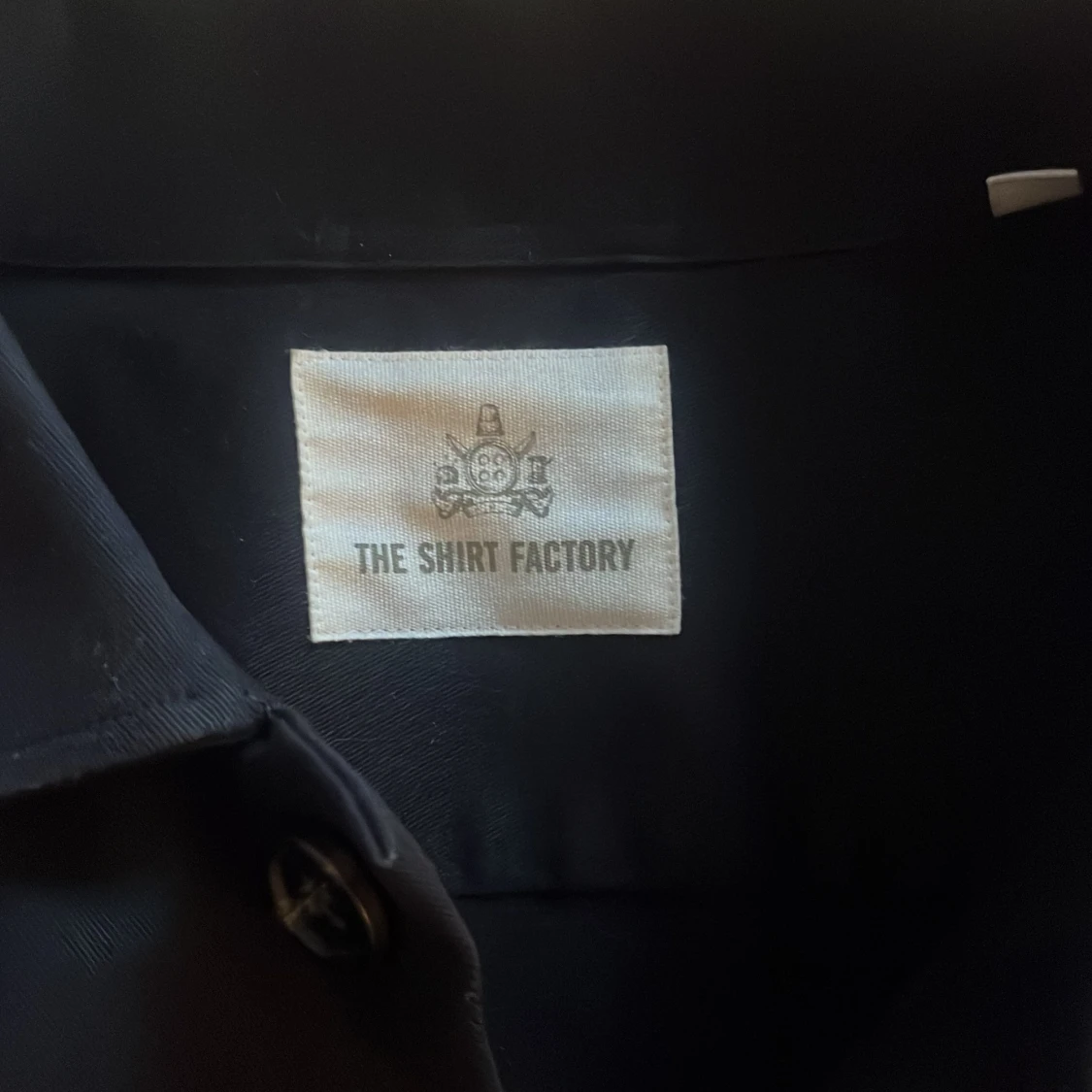 Svart overshirt från The Shirt Factory - 1