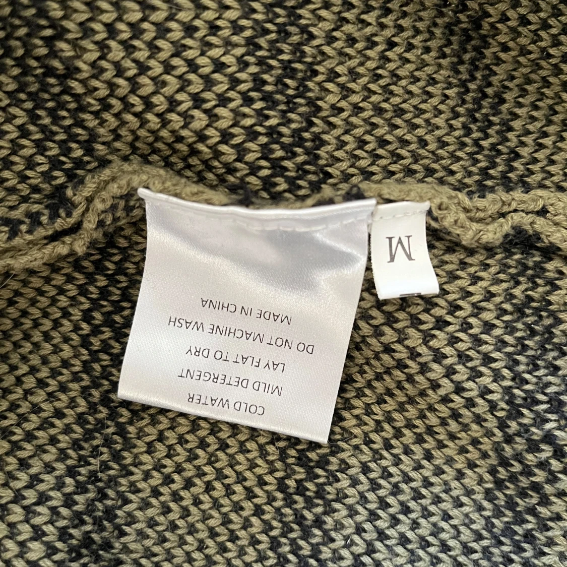 Randig stickad tröja med tryck - 4