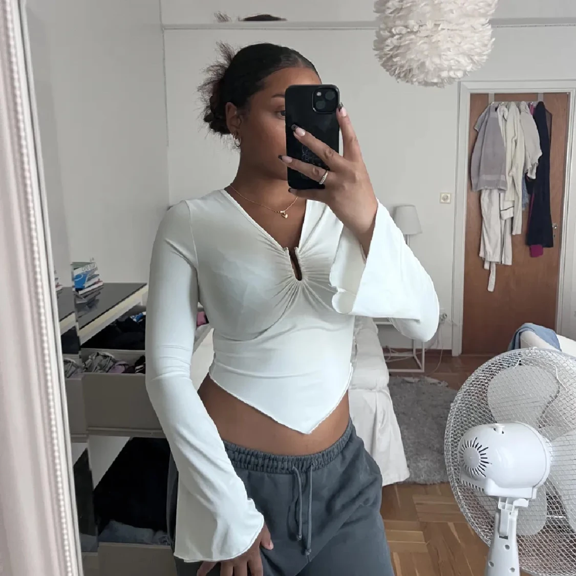 Vit strechig tröja  - 2