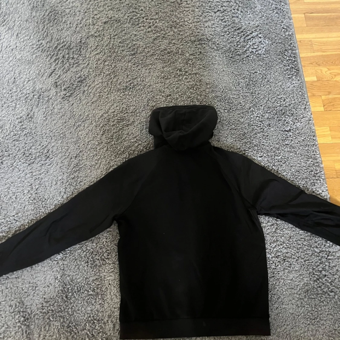 Svart hoodie från Hugo Boss - 1