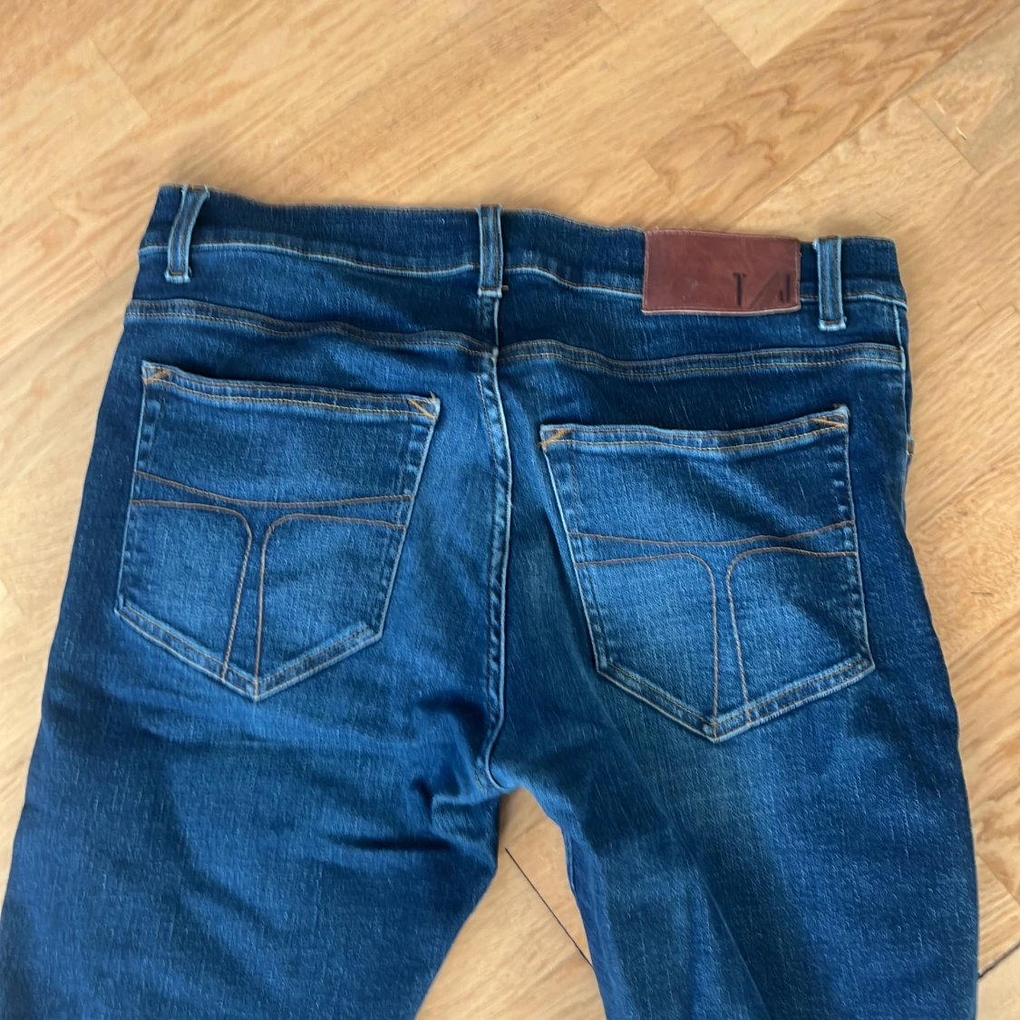 Mörkblå jeansbyxor tiger of sweden - 2