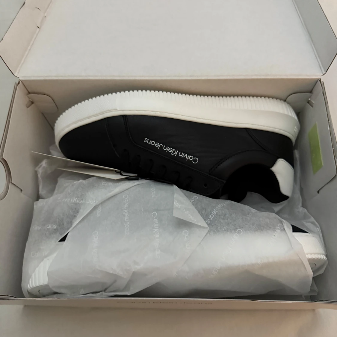 Svarta sneakers från Calvin Klein Jeans - 1