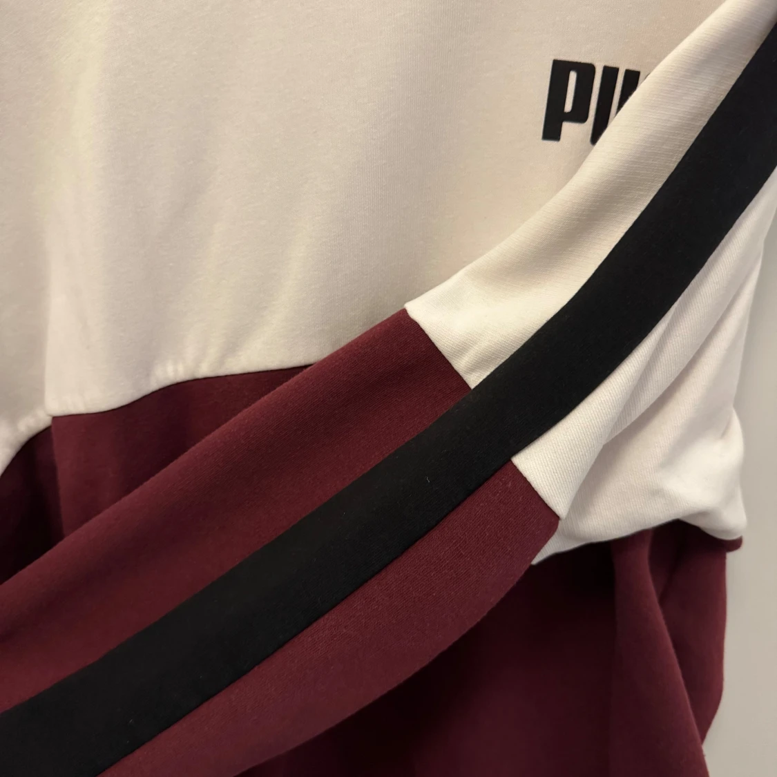 Bordeaux och vit sweatshirt från Puma - 4