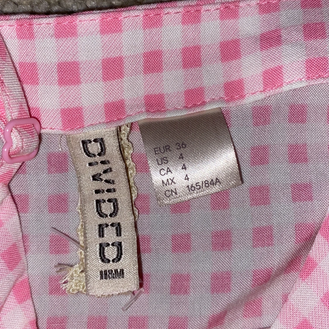 Rosa och vit rutig klänning från Divided - 1