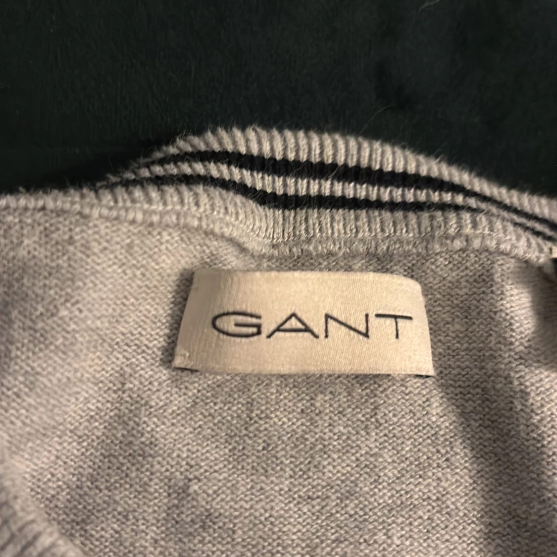 Ljusgrå tröja från GANT - 2