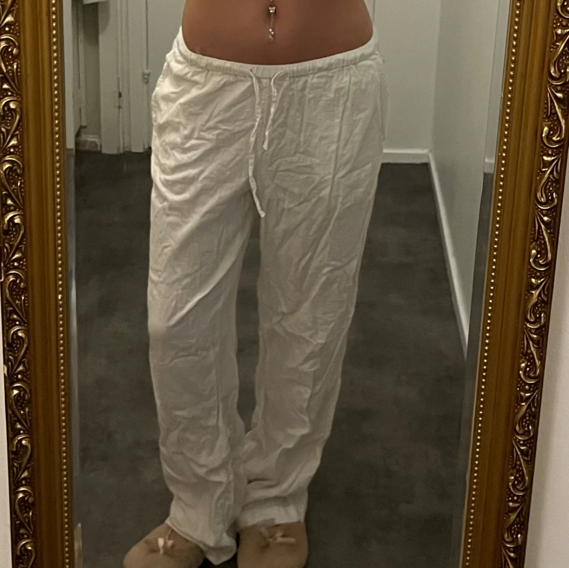 Vita linnebyxor från BikBok