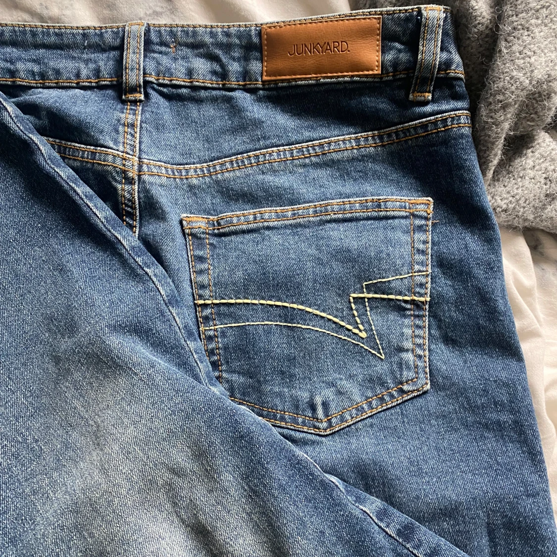 Blå jeans från Junkyard