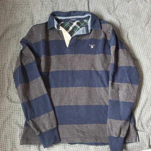 Gant Longsleeve - Gant longsleeve bra skick bra material size L. Använder aldrig. tveka inte o ställa frågor om du har några funderingar ❤️
