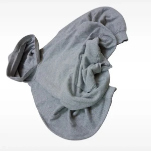 Grå hoodie - Grå hoodie från gildan, fint skick. Lite kortare och bredare i modellen. Köpt av en annan men var för liten för mig. Skulle säga passar S/M