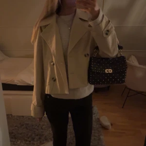 Beige kappa - Så fin kappa perfekt till våren💕💕
