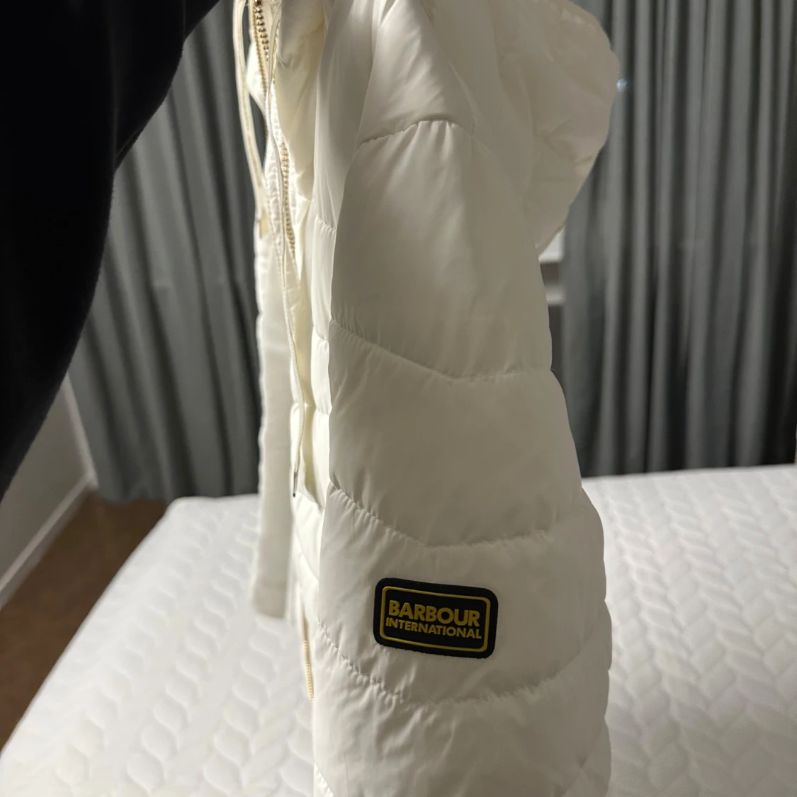 Vit quiltad jacka från Barbour - 3