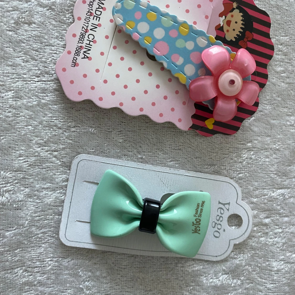 Färgglada hårklämmor med rosetter och blommor - 4