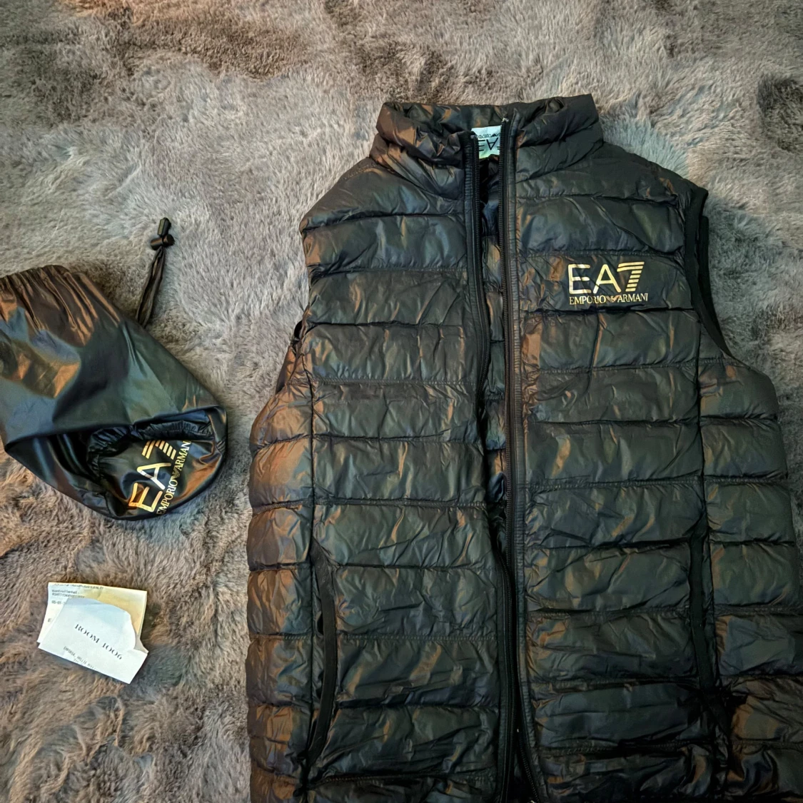 Svart dunväst från EA7