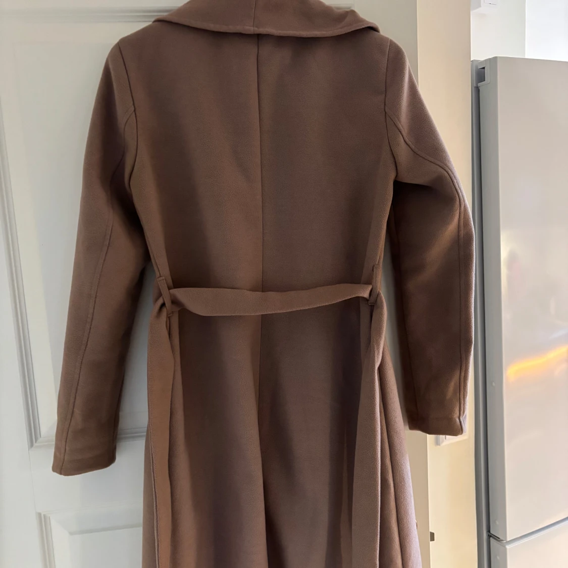 Brun/beige kappa med bälte - 1