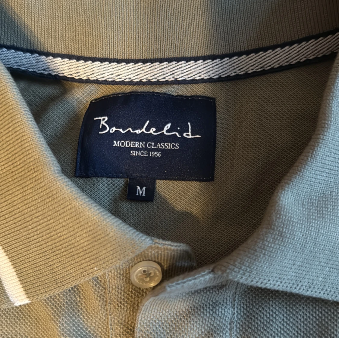 Olivgrön pikétröja från Bondelid - 2