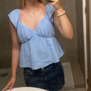 Blå topp - Fin sommar topp ifrån veromoda, använd en gång💞