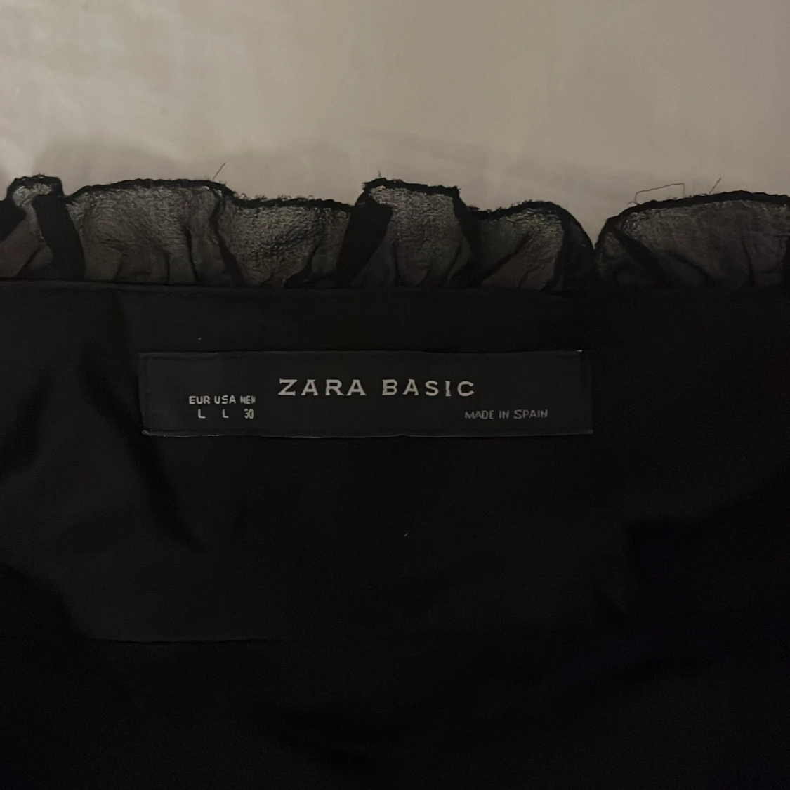 Svart axelbandslös topp från Zara Basic - 2