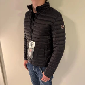 Ny colmar jacka - SPRILLANS NY! | storlek 52/L |  klädhängare samt og tags ingår! | Finns äkthetsbevis med qr kod på jackan, kontakta. | äkthet är garanterad✅