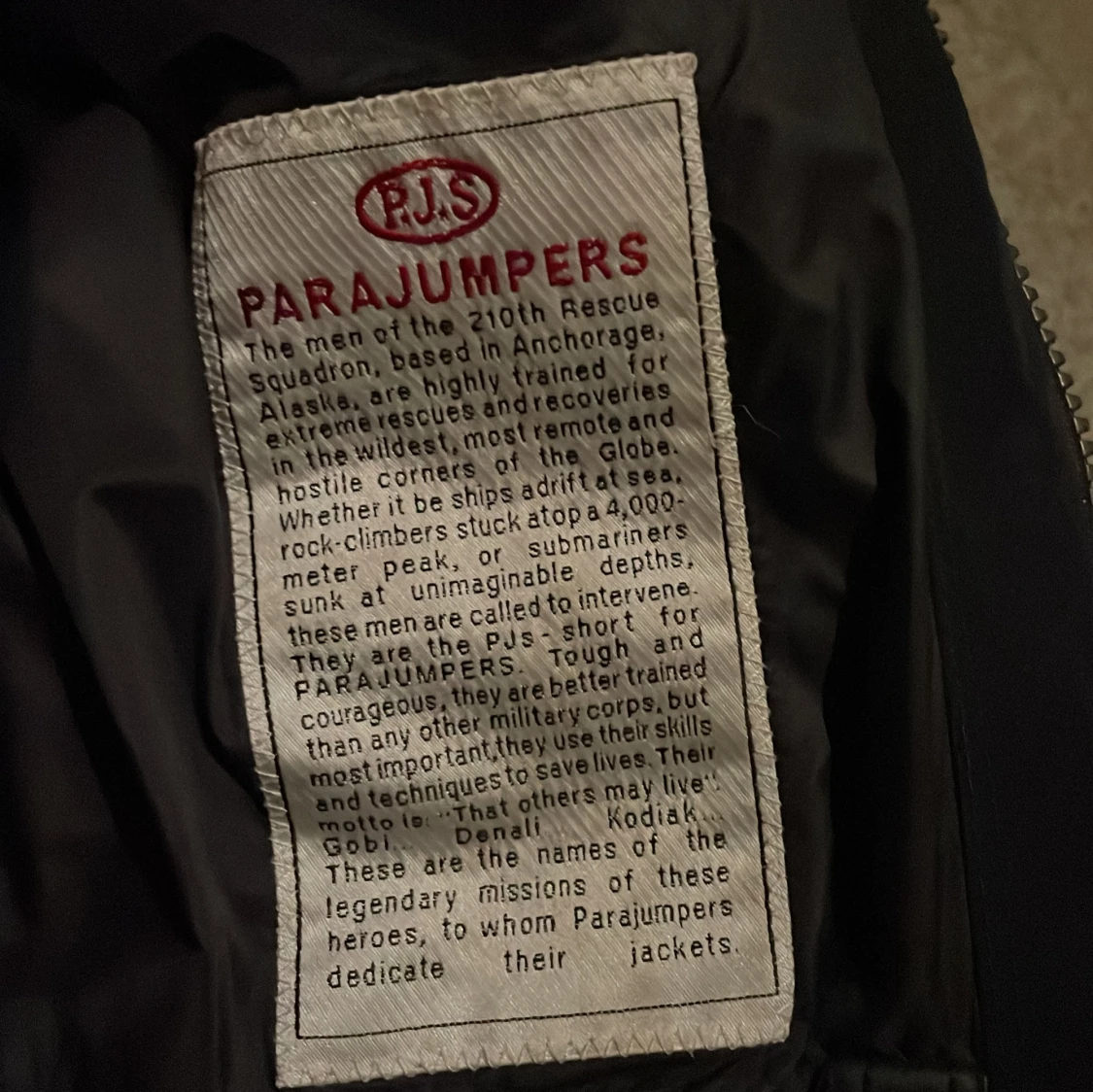 Svart dunjacka från Parajumpers - 2