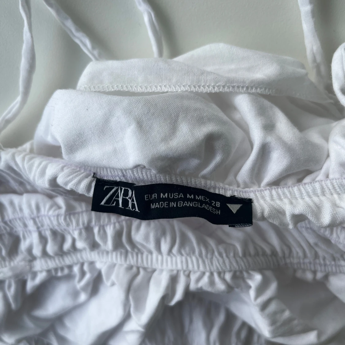 Vit volang topp från Zara - 1