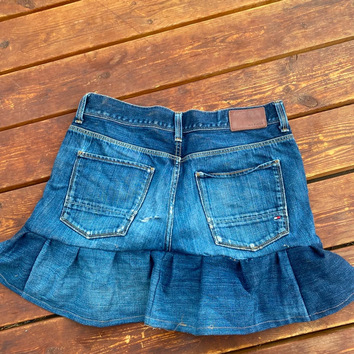 Jeanskjol med volang från Tommy Hilfiger - 1