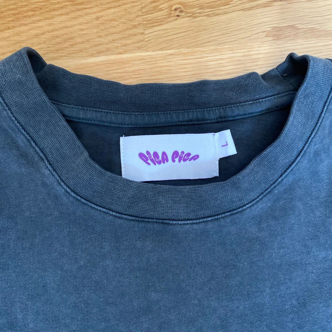 Svart Milano t-shirt från Pica Pica - 2