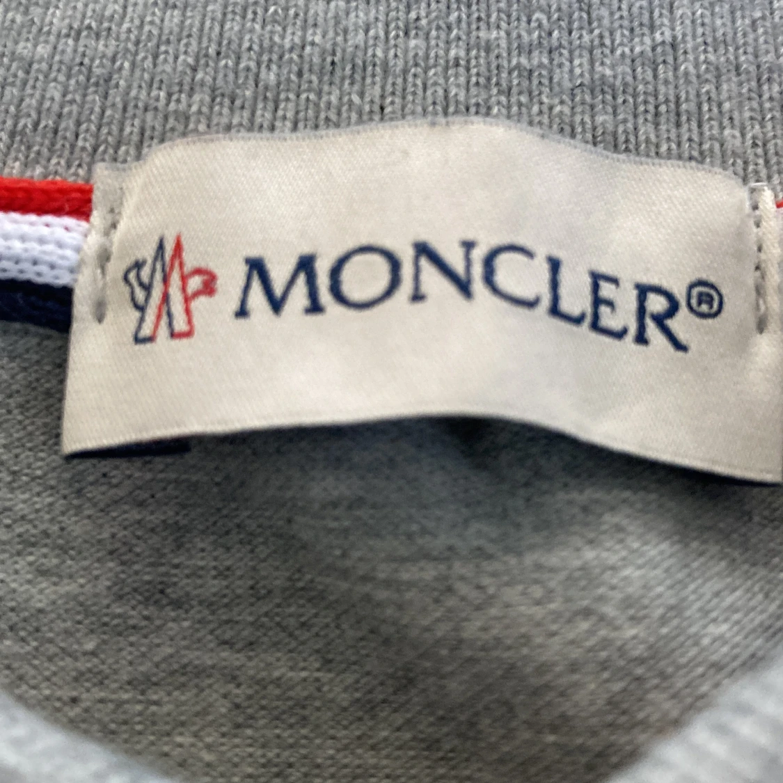 Grå Moncler pikétröja med logga - 2