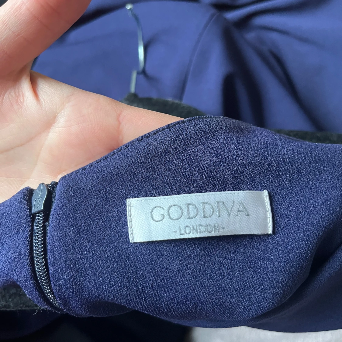 Mörkblå omlottklänning i storlek 36 - 4