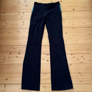 Yoga pants - Långa yogabyxor, innerbenslängd 87cm💕💕står strl m på lappen men passar s skulle jag säga💕