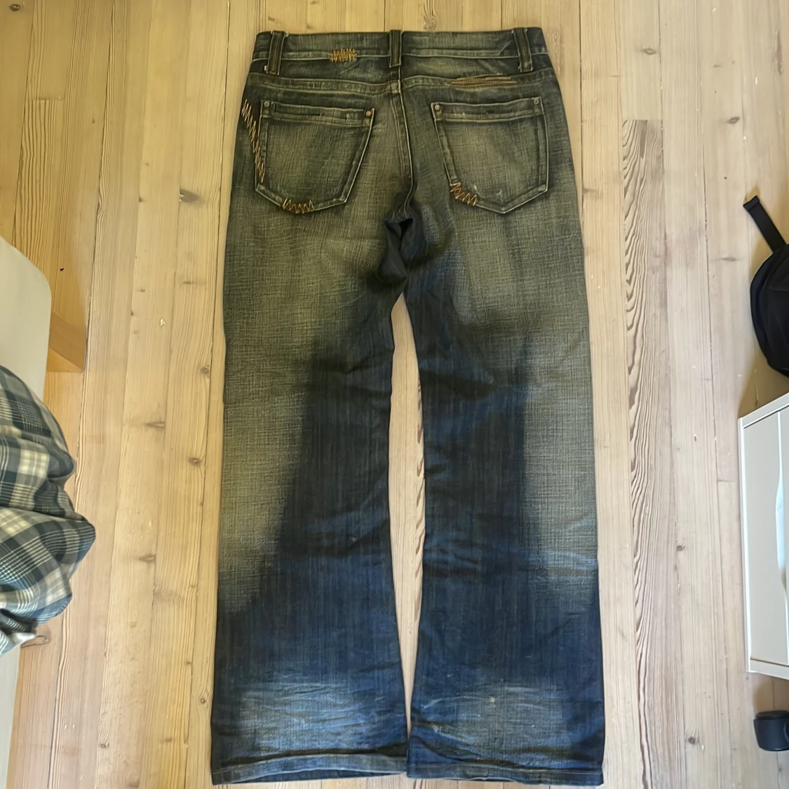 Blå bootcut jeans från SMOG - 1