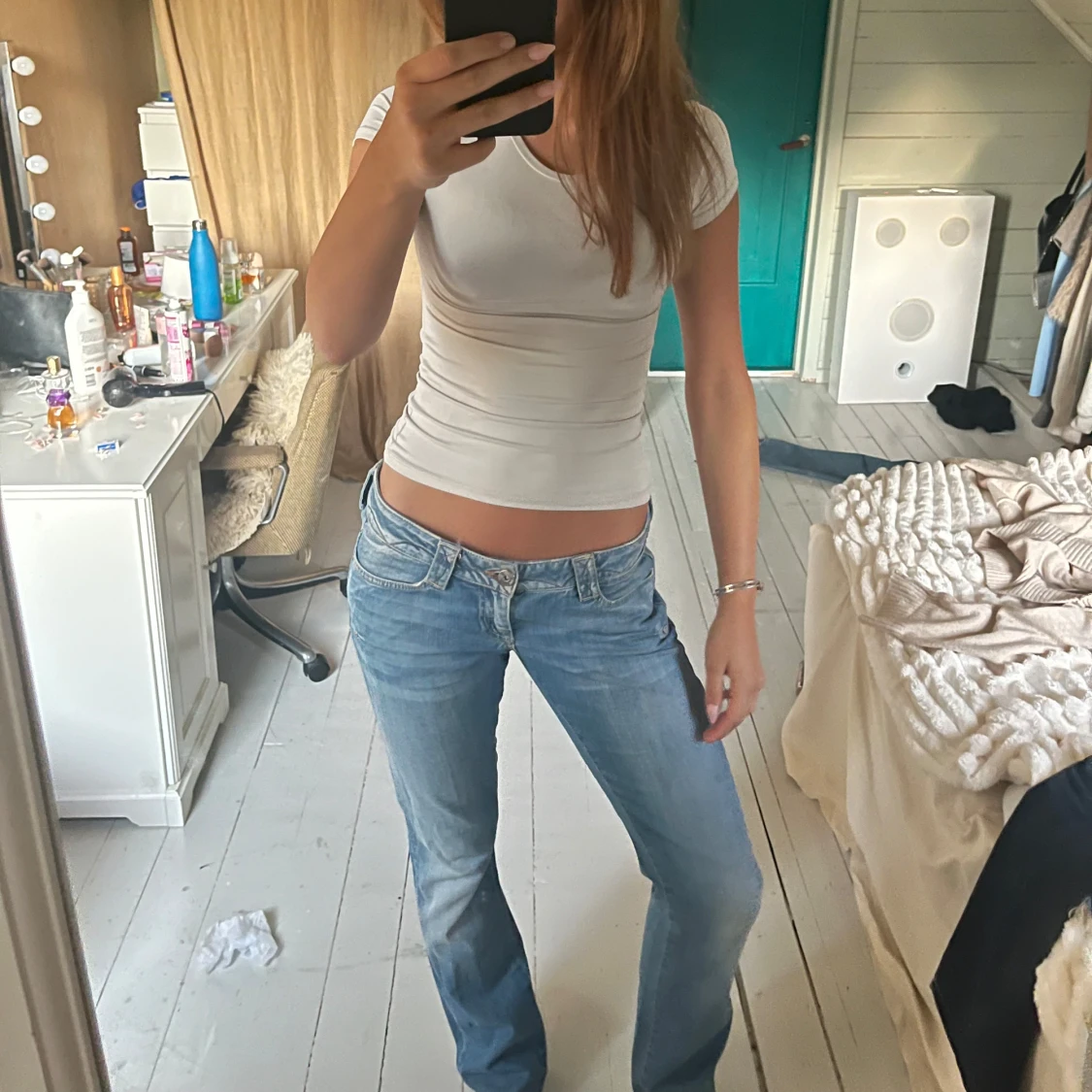 Ljusblå bootcut jeans