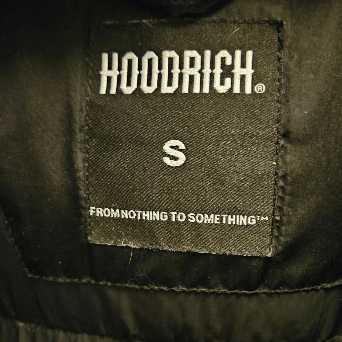 Svart pufferjacka från Hoodrich S - 2