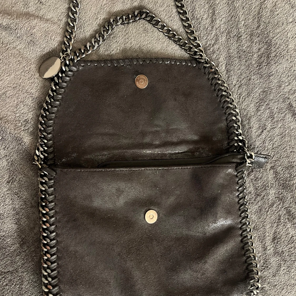 axelväska med kedja - 2