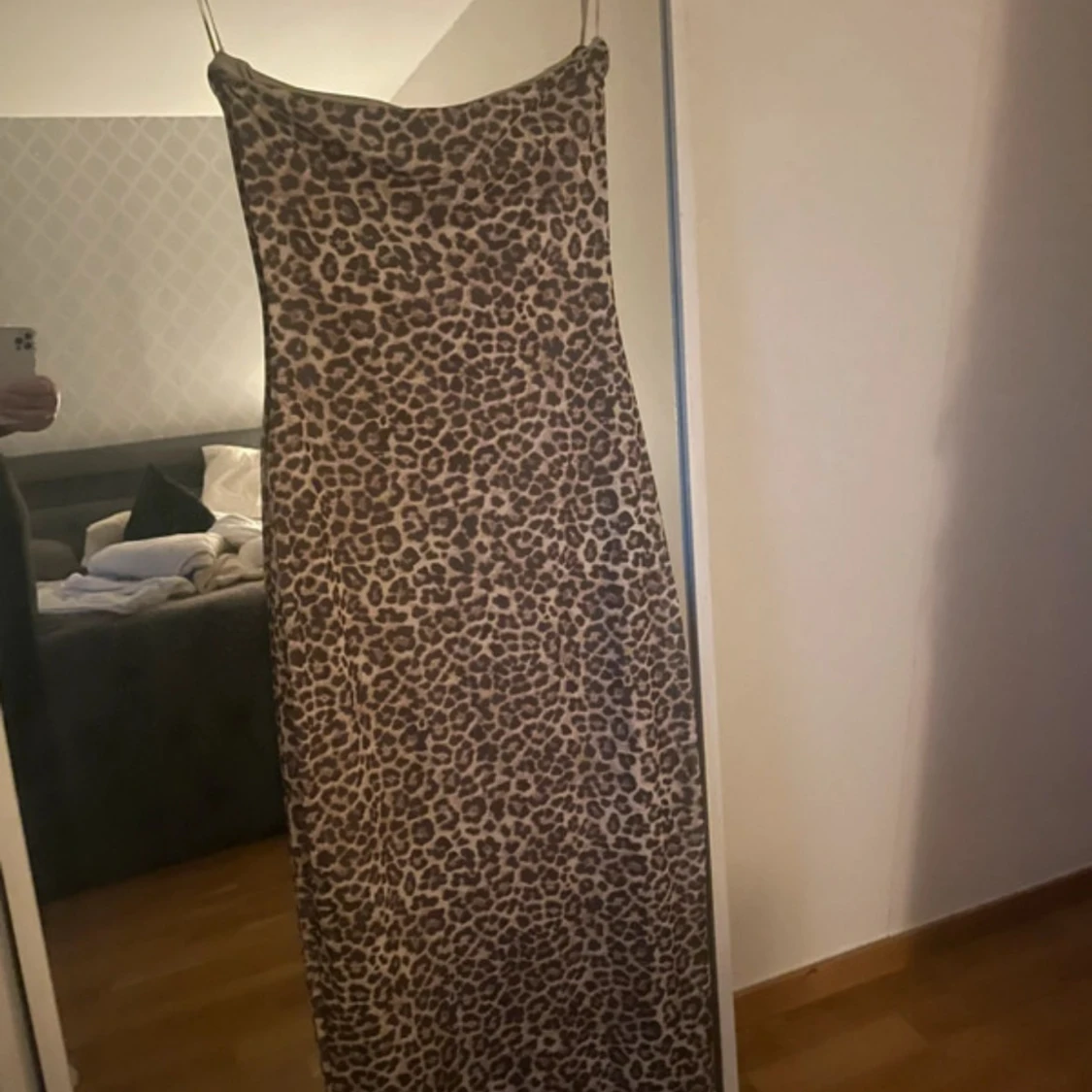 Leopardmönstrad långklänning