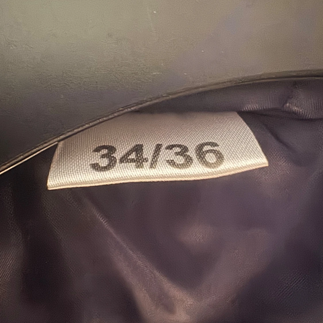 Ny. Mörkblå quiltad pufferjacka stl 34/36 - 3