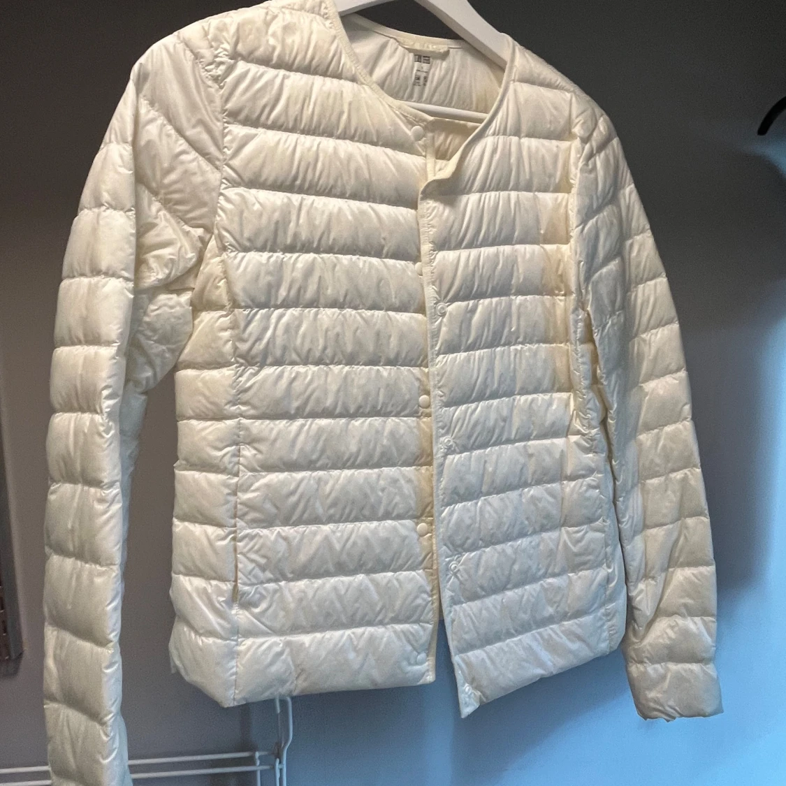 Vit uniqlo jacka - 3