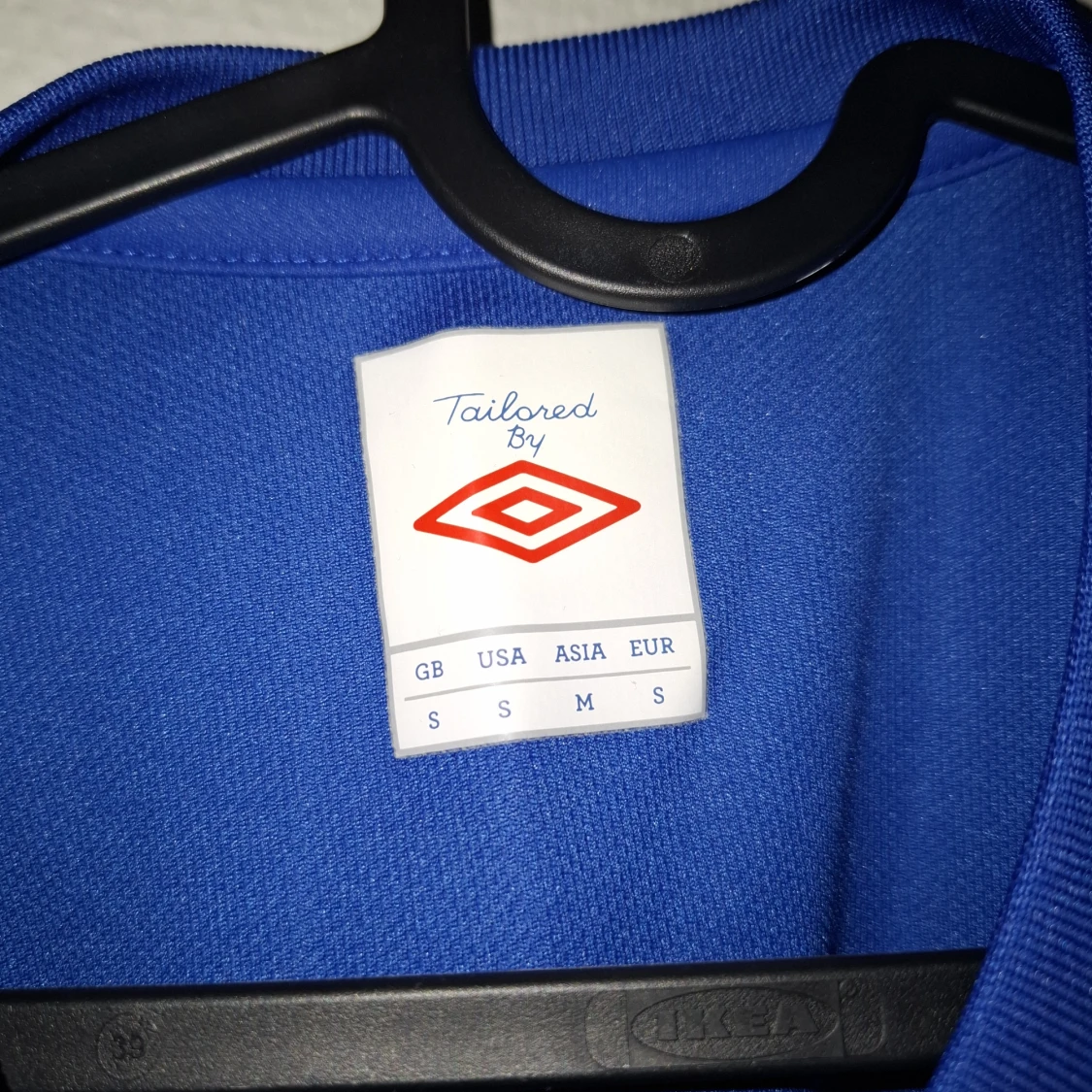 Blå och vit Umbro fotbollströja S - 2