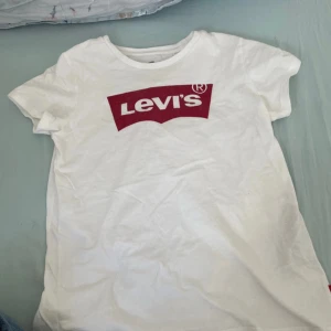 Levis T-shirt  - Bra skick. Skriv om du vill diskutera pris💗
