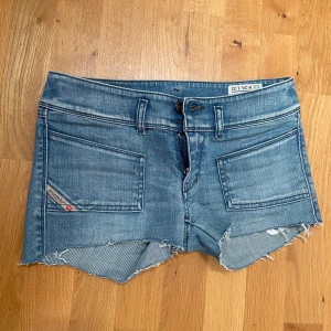 Jeansshorts Diesel - Säljer ett par supersnygga jeansshorts som tyvärr är för små för mig💞💞