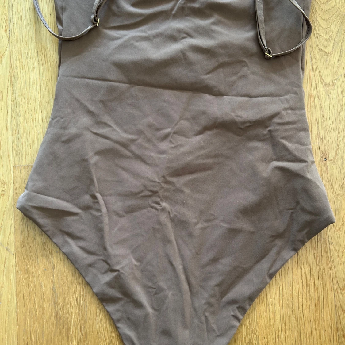 Brun baddräkt från Totême - 2