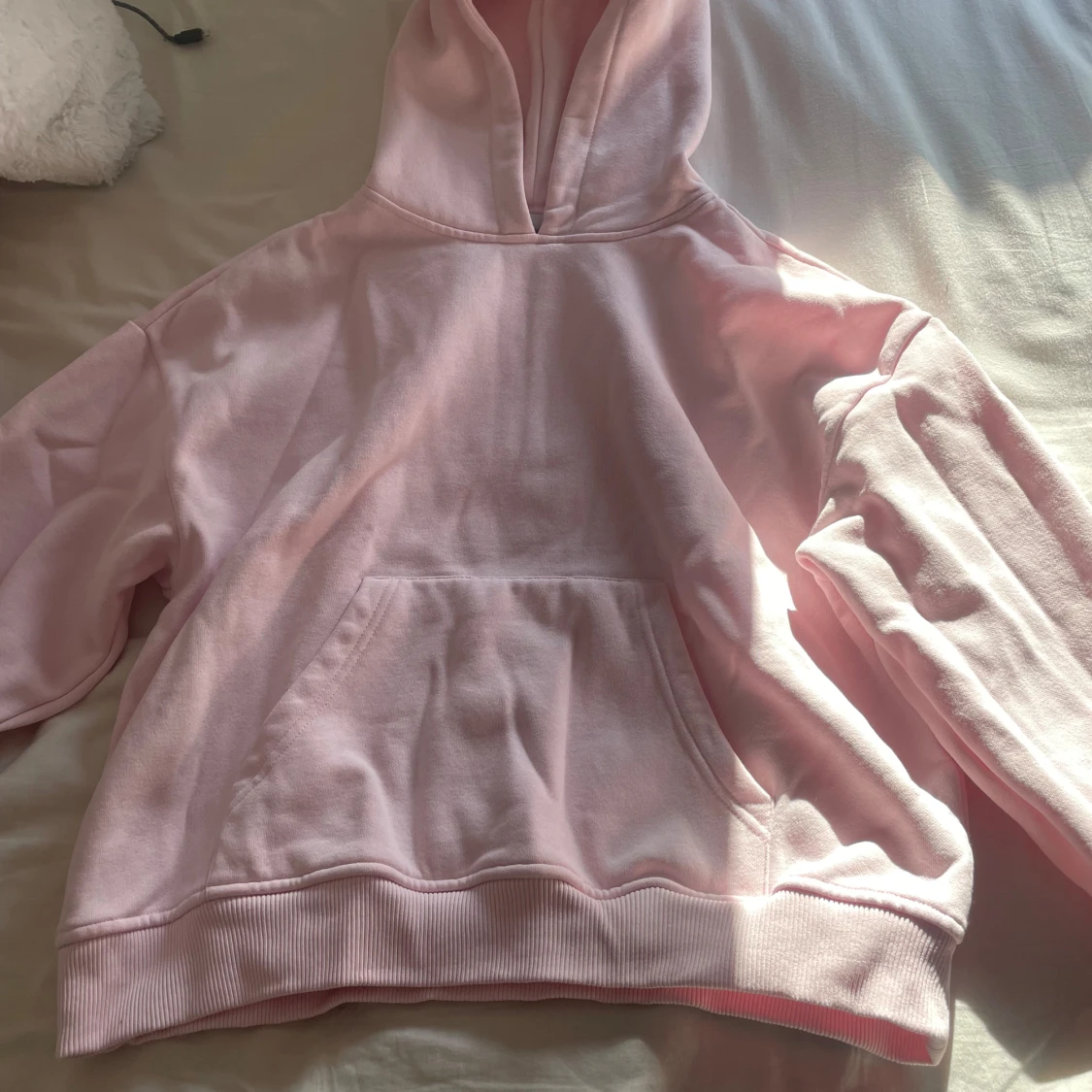 Ljusrosa hoodie  - 1