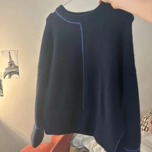 Blå stickad tröja med linjer från Zara❤️ - Storlek S❤️inga defekter och den är inte knopprig