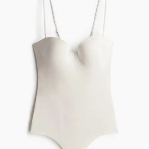 h&m microfiber body - snygg stilren body aldrig andvänd ny utan prislapp storlek 85C