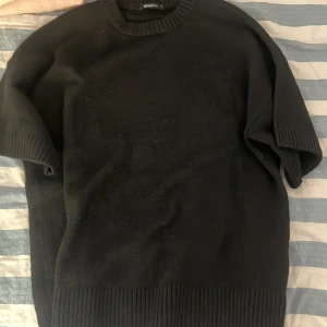 Svart stickad tröja från Gina Tricot - Super mysig stickad T-shirt 🤍