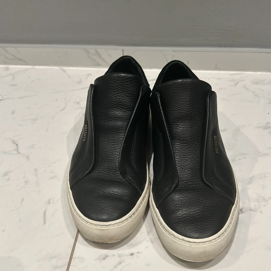 Svarta sneakers från Axel Arigato - 1